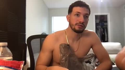 jeanwhitebianco online show from 12-19-25, 10:06