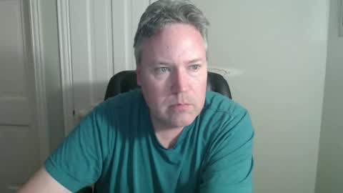 Snapshot of jeb5150 chatting on 12-04-25, 02:43 JE online show from 12-04-25, 02:43