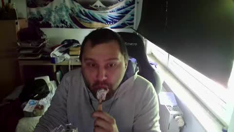 Snapshot of jeetzys chatting on 05-15-26, 10:44 you may know me lol online show from 05-15-26, 10:44