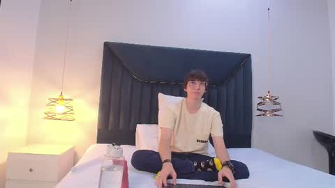 Snapshot of jeffbellfort chatting on 06-18-26, 08:57 JeffBellfort online show from 06-18-26, 08:57