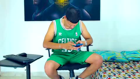 Snapshot of jeffer21_hot chatting on 01-16-25, 07:17 jeffer21_hot online show from 01-16-25, 07:17