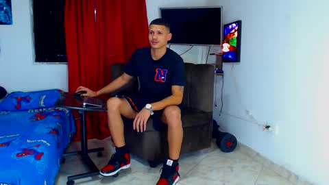 Snapshot of jeffer21_hot chatting on 05-08-26, 05:35 jeffer21_hot online show from 05-08-26, 05:35