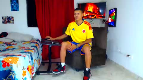 Snapshot of jeffer21_hot chatting on 06-19-26, 06:07 jeffer21_hot online show from 06-19-26, 06:07