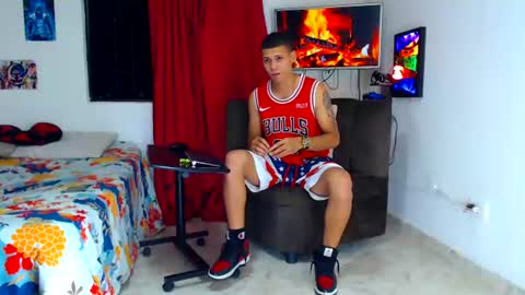 Snapshot of jeffer21_hot chatting on 06-22-26, 12:13 jeffer21_hot online show from 06-22-26, 12:13