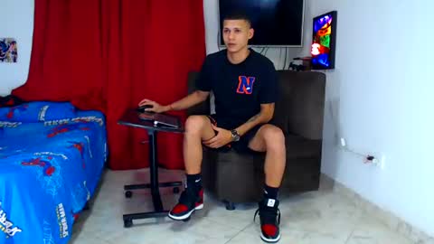 Snapshot of jeffer21_hot chatting on 07-27-26, 07:15 jeffer21_hot online show from 07-27-26, 07:15