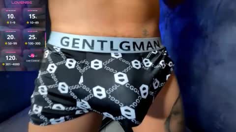 Snapshot of jeffvalemtino chatting on 10-15-25, 11:27 jeffrey online show from 10-15-25, 11:27