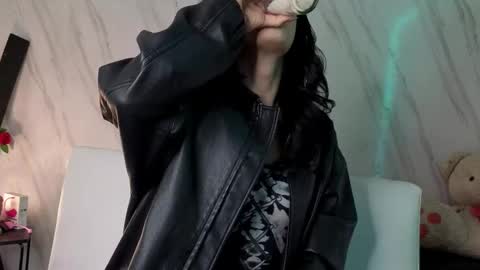 Snapshot of jeimy_garcia chatting on 10-15-25, 12:05 Jeimy Garca online show from 10-15-25, 12:05