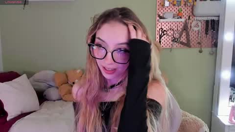 Snapshot of jelly_w5 chatting on 06-03-26, 01:52 Jelly online show from 06-03-26, 01:52