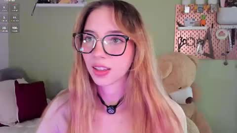 Snapshot of jelly_w5 chatting on 06-20-26, 01:09 Jelly online show from 06-20-26, 01:09
