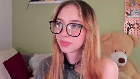 Snapshot of jelly_w5 chatting on 06-22-26, 02:46 Jelly online show from 06-22-26, 02:46