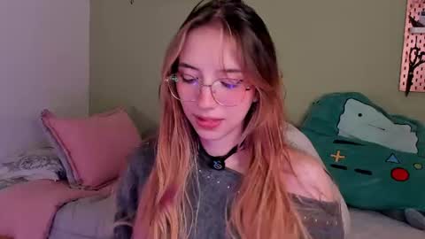 Snapshot of jelly_w5 chatting on 07-23-26, 01:52 Jelly online show from 07-23-26, 01:52