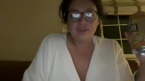 Snapshot of jellybeanin chatting on 12-09-24, 06:45 Jelli online show from 12-09-24, 06:45