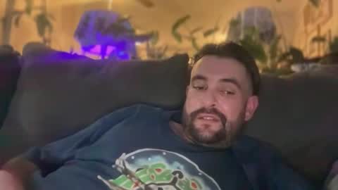 Guy Jones online show from 12-19-25, 12:34