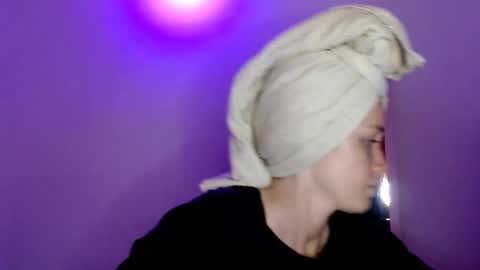 Snapshot of jellyrose chatting on 12-17-25, 07:20 jellyrose online show from 12-17-25, 07:20