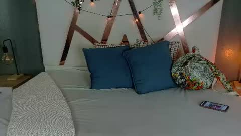 Snapshot of jenacooper__ chatting on 06-24-26, 02:43 Jena online show from 06-24-26, 02:43
