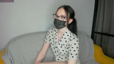 Snapshot of jenayorteg chatting on 05-02-26, 12:48 Molly online show from 05-02-26, 12:48