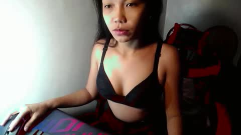Snapshot of jeneffer_halo chatting on 02-25-26, 04:33 jeneffer_halo online show from 02-25-26, 04:33
