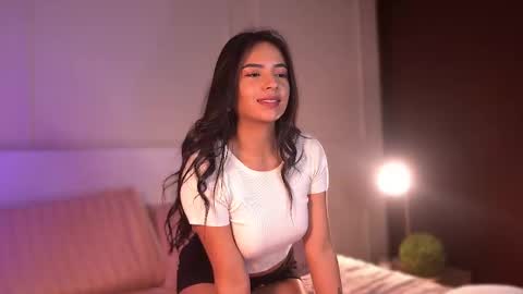 Snapshot of jenesaisquoi_ chatting on 02-16-25, 03:26 Isabella online show from 02-16-25, 03:26