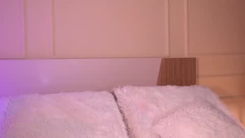 Snapshot of jenesaisquoi_ chatting on 10-03-25, 01:24 Isabella online show from 10-03-25, 01:24