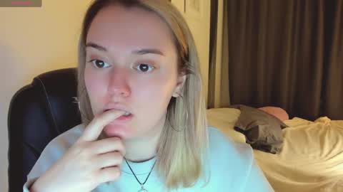 Snapshot of jeniceloveit_ chatting on 04-25-26, 09:01 Jenice online show from 04-25-26, 09:01