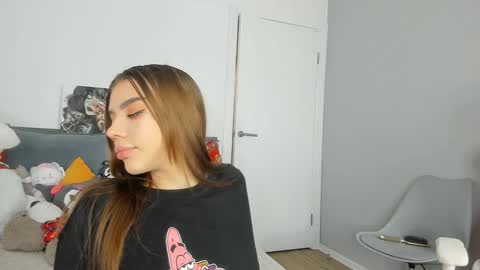 Snapshot of jenie_fire chatting on 12-13-24, 03:21 Dolly online show from 12-13-24, 03:21