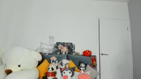 Snapshot of jenie_fire chatting on 12-27-24, 04:32 Dolly online show from 12-27-24, 04:32
