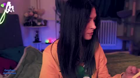 jeniferlovex online show from 02-09-25, 08:13