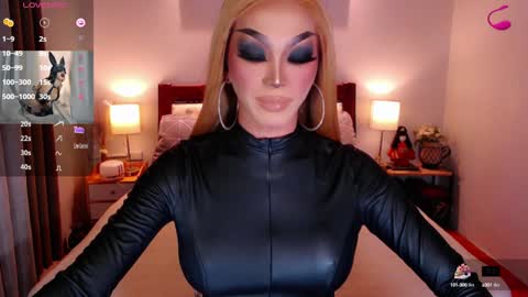 Snapshot of jenifers_body chatting on 01-29-25, 07:53 Queen Jenifer online show from 01-29-25, 07:53