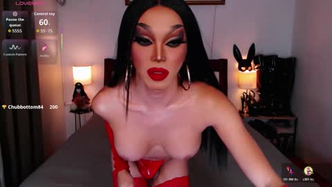 Snapshot of jenifers_body chatting on 10-25-25, 08:25 Queen Jenifer online show from 10-25-25, 08:25