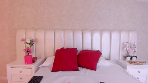 Snapshot of jenifferlopez_ chatting on 11-20-25, 06:29 Samanta online show from 11-20-25, 06:29