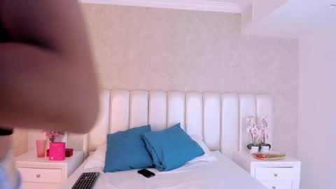 Snapshot of jenifferlopez_ chatting on 11-25-25, 08:09 Samanta online show from 11-25-25, 08:09