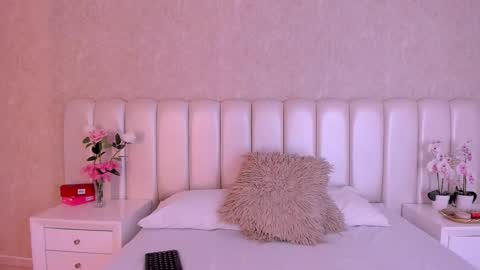 Snapshot of jenifferlopez_ chatting on 12-02-25, 07:53 Samanta online show from 12-02-25, 07:53