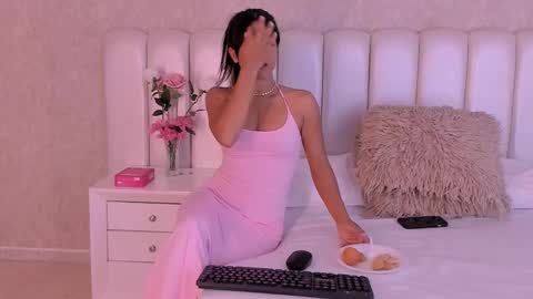 Snapshot of jenifferlopez_ chatting on 12-05-25, 08:05 Samanta online show from 12-05-25, 08:05