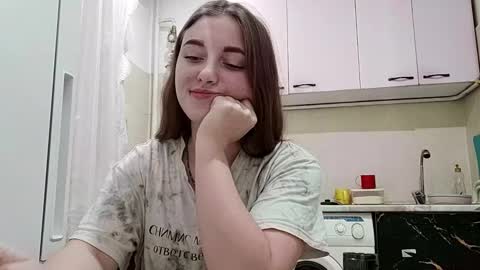 Snapshot of jeniffervaneck chatting on 12-13-25, 10:15 Jeniffer online show from 12-13-25, 10:15