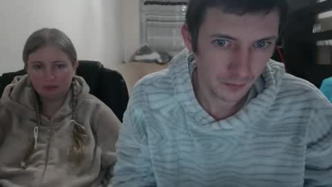 Snapshot of jenisandpeter chatting on 02-21-25, 07:54 JenisAndPeter online show from 02-21-25, 07:54