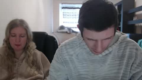 Snapshot of jenisandpeter chatting on 02-24-25, 02:15 JenisAndPeter online show from 02-24-25, 02:15