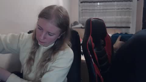 JenisAndPeter online show from 11-05-25, 07:14