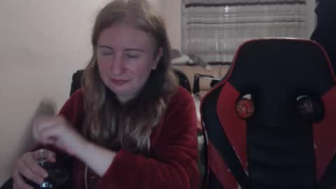 JenisAndPeter online show from 11-12-25, 06:30