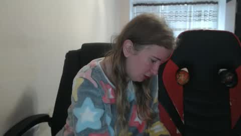 JenisAndPeter online show from 11-28-25, 08:17