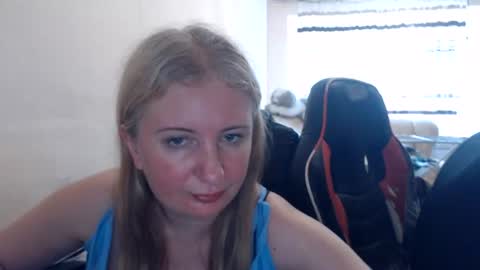 Snapshot of jenisandpeter chatting on 06-27-26, 12:22 JenisAndPeter online show from 06-27-26, 12:22