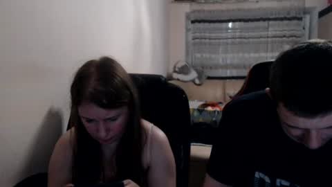 Snapshot of jenisandpeter chatting on 07-07-26, 07:40 JenisAndPeter online show from 07-07-26, 07:40