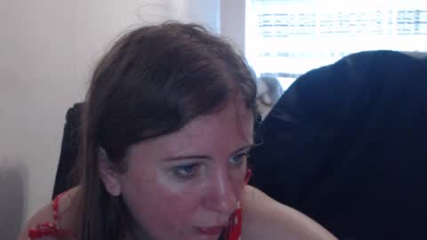 Snapshot of jenisandpeter chatting on 07-12-26, 06:37 JenisAndPeter online show from 07-12-26, 06:37