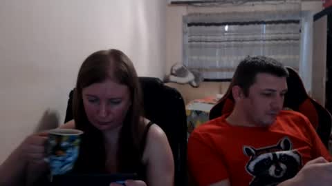 Snapshot of jenisandpeter chatting on 07-17-26, 06:13 JenisAndPeter online show from 07-17-26, 06:13