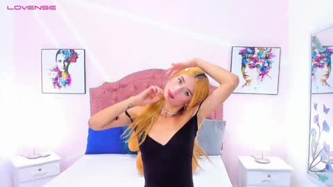 Snapshot of jenna_windsor chatting on 02-08-25, 02:49 Jenna online show from 02-08-25, 02:49