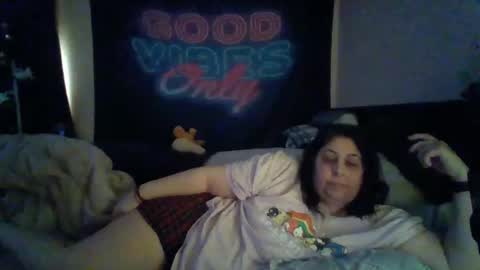 Snapshot of jennabrady chatting on 01-24-25, 03:45  Dragon Queen. Be my Dragon --  and  online show from 01-24-25, 03:45