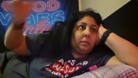 Snapshot of jennabrady chatting on 02-06-25, 02:33  Dragon Queen. Be my Dragon --  and  online show from 02-06-25, 02:33