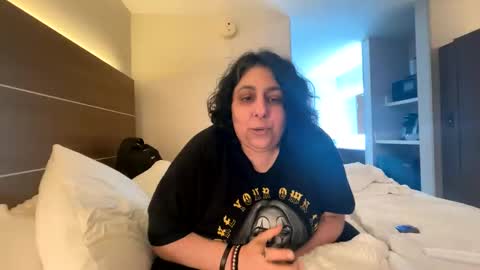 Snapshot of jennabrady chatting on 10-05-25, 12:31  Dragon Queen. Be my Dragon --  and  online show from 10-05-25, 12:31