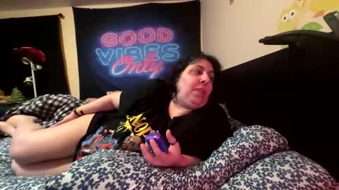 Snapshot of jennabrady chatting on 10-08-25, 10:07  Dragon Queen. Be my Dragon --  and  online show from 10-08-25, 10:07