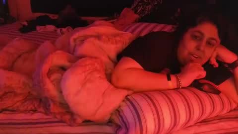 Snapshot of jennabrady chatting on 11-07-25, 11:43 Dragon Queen. Be my Dragon -- and online show from 11-07-25, 11:43