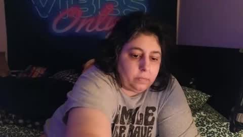 Snapshot of jennabrady chatting on 11-16-25, 11:21 Dragon Queen. Be my Dragon -- and online show from 11-16-25, 11:21